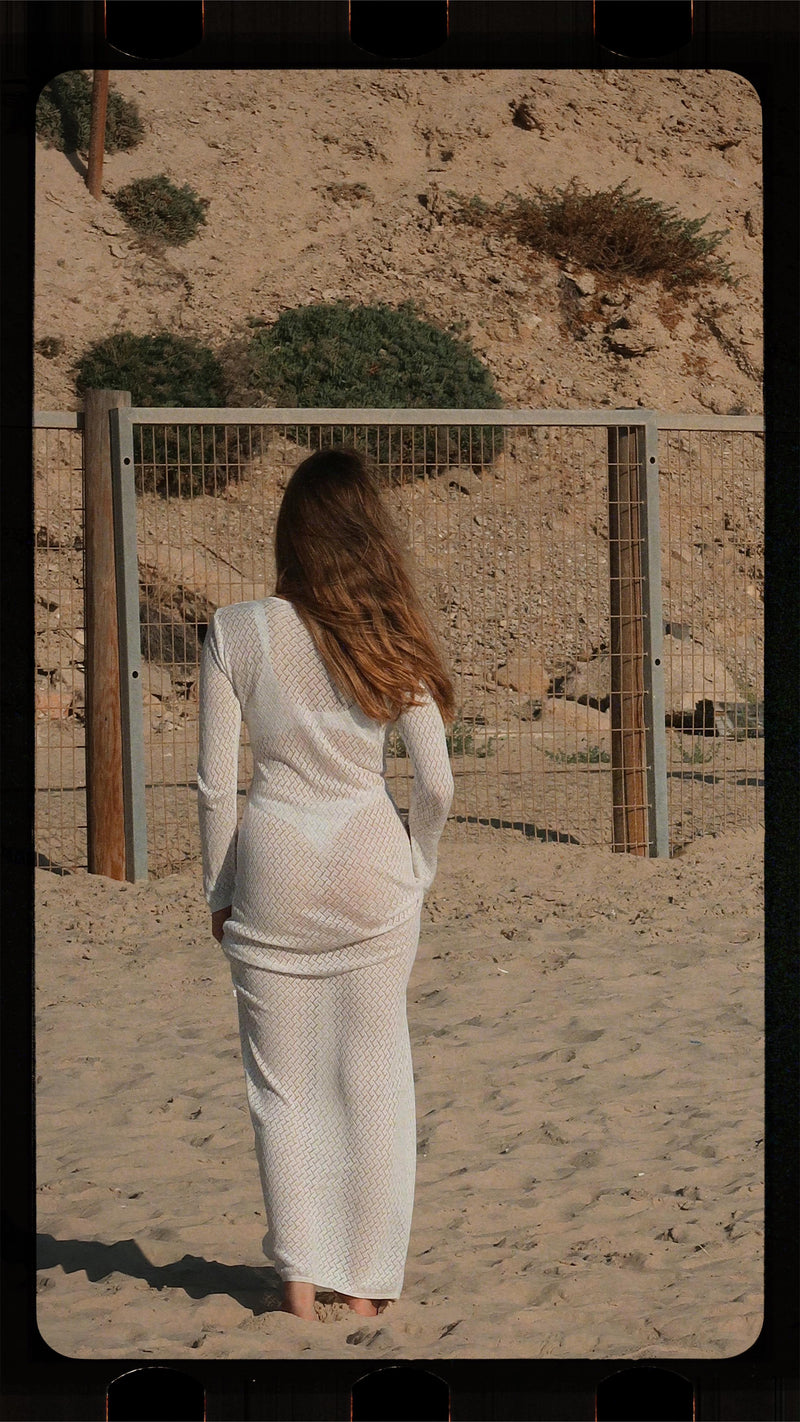 Vague crochet golden logo dress