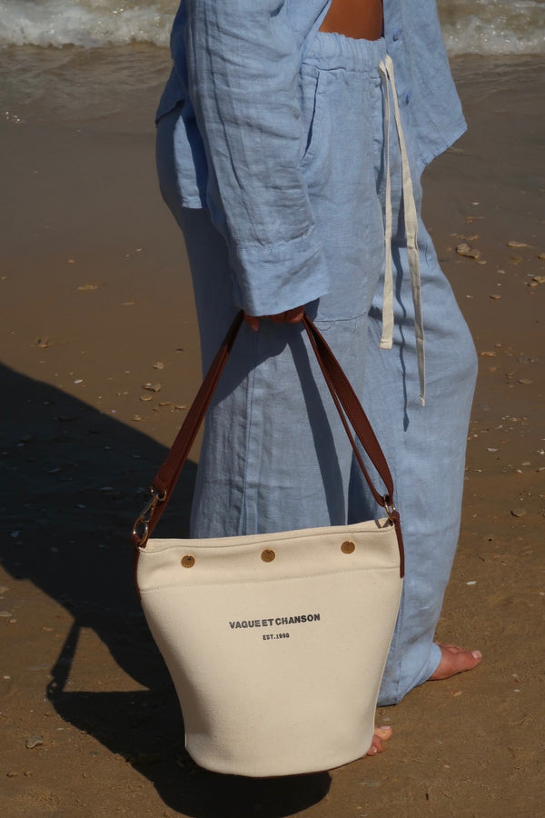 Vague et Chanson the bucket bag