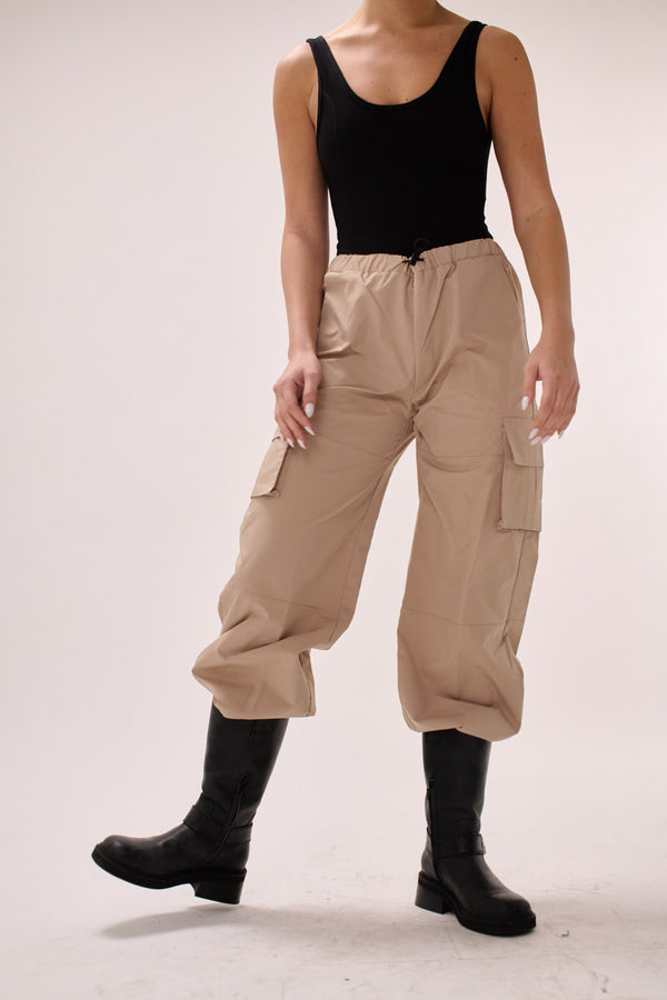 Vague the nylon cargo pants- beige