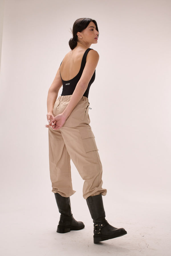 Vague the nylon cargo pants- beige