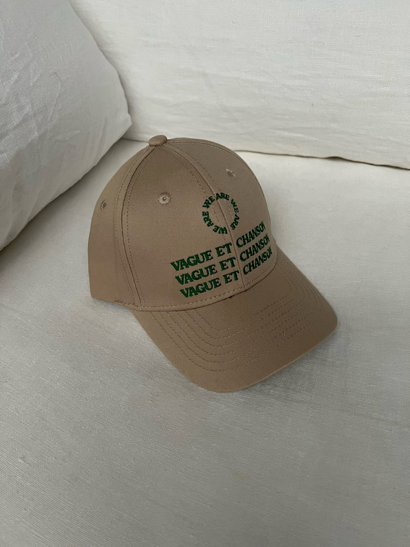 VAGUE ET CHANSON THE HAT BEIGE AND GREEN