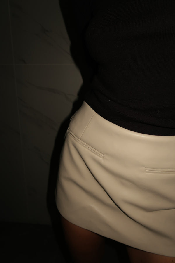 Vague pocket Shortskirt- Beige