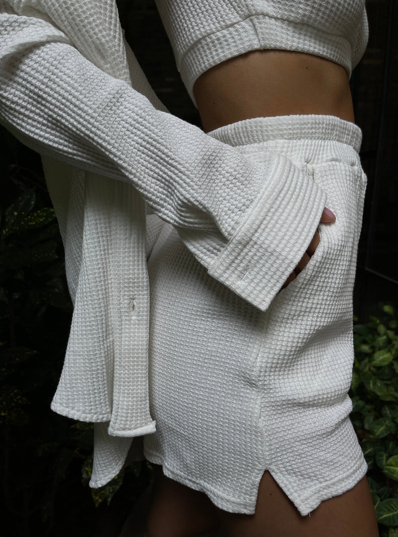 VAGUE WAFFLE SHORTS WHITE