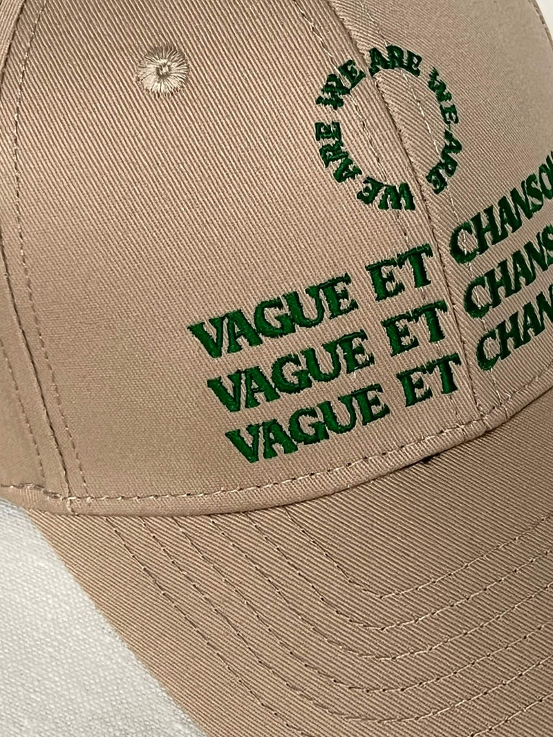 VAGUE ET CHANSON THE HAT BEIGE AND GREEN