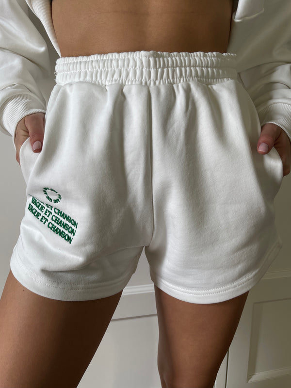 VAGUE WHITE SHORTS WITH GREEN EMBROIDERY